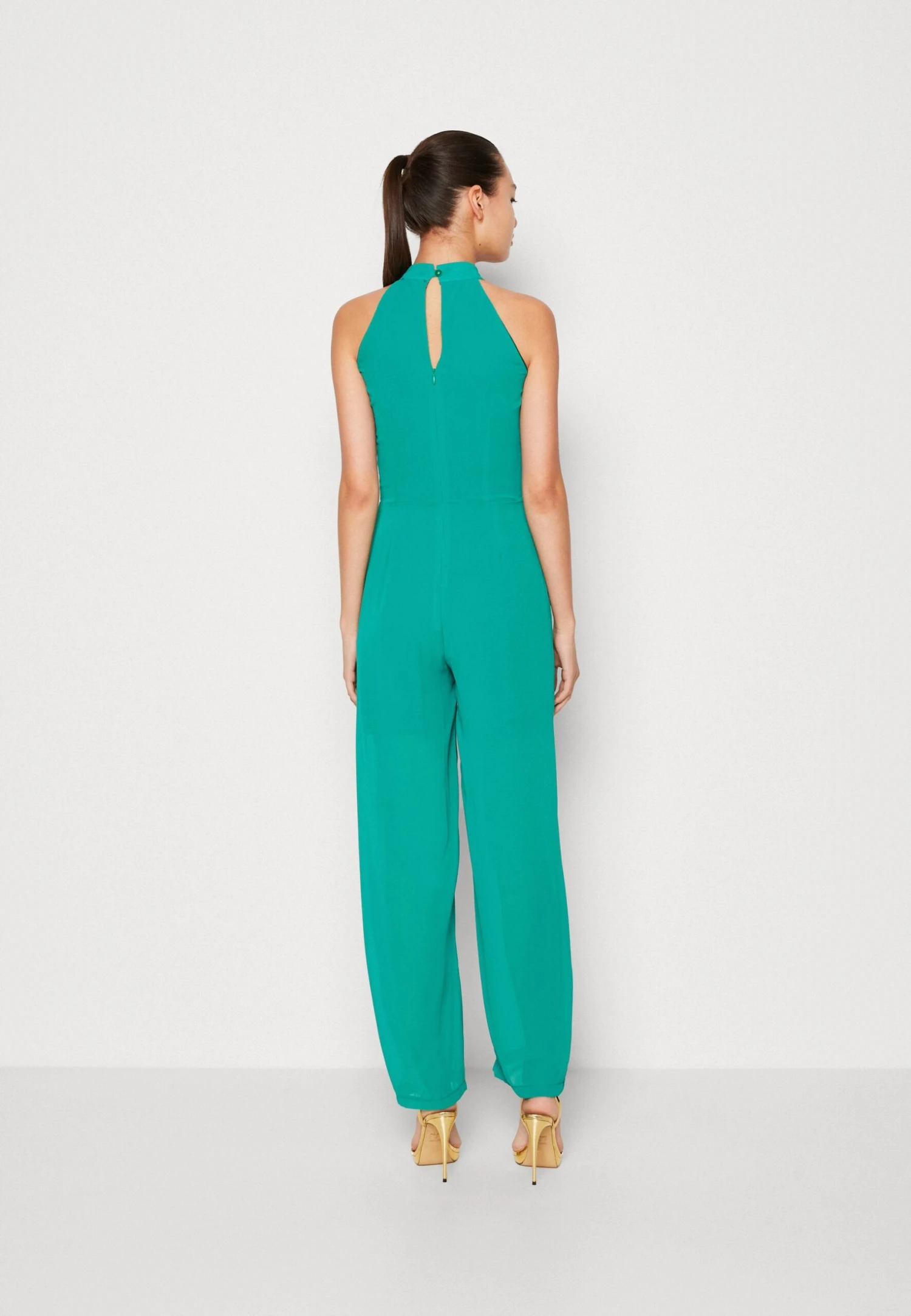 Wal G Fiona Cut Out Neck- Jumpsuit - Leaf Green 3 Wal G Fiona Cut Out Neck- Jumpsuit - Leaf Green - Image 3