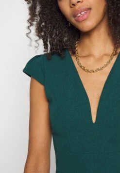 Wal G Short Sleeve V Neck - Jumpsuit - Forest Green -Wal G 145e28897f994461a07066f028574de6