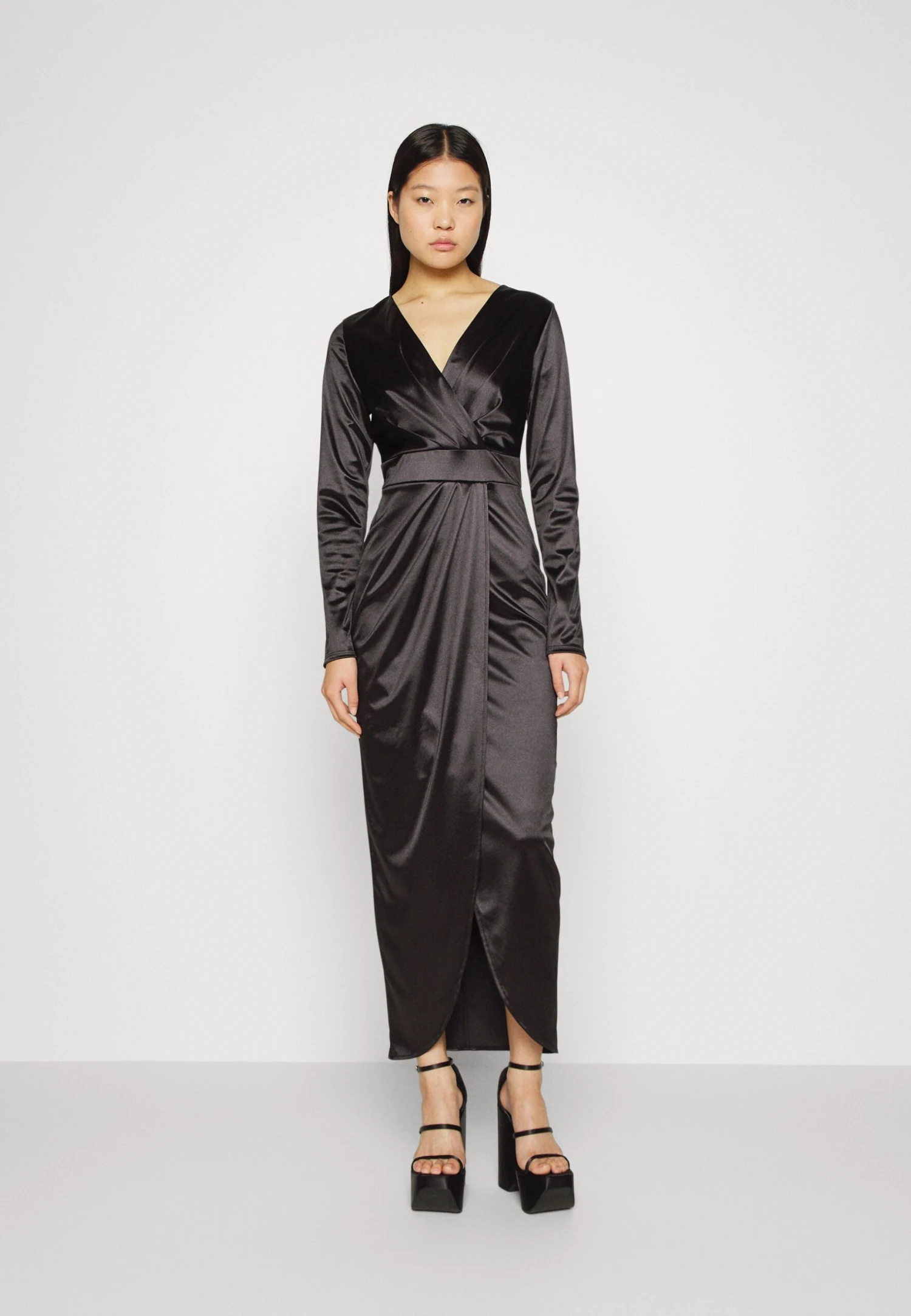 Wal G Reana Long Sleeve Midi - Cocktail Dress / Party Dress 1 Wal G Reana Long Sleeve Midi - Cocktail Dress / Party Dress