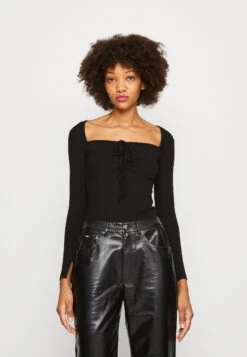 Wal G Donna Square Neck - Long Sleeved Top