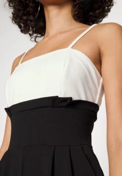 Wal G Janya Contrast Jumpsuit - Jumpsuit -Wal G 6bd8d82e73af49a9b93351a36e5be06f