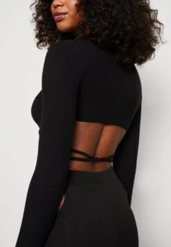 Wal G X Joey Back Detail - Long Sleeved Top - Black -Wal G 811e9b063d1c4588873aa2a1db935362