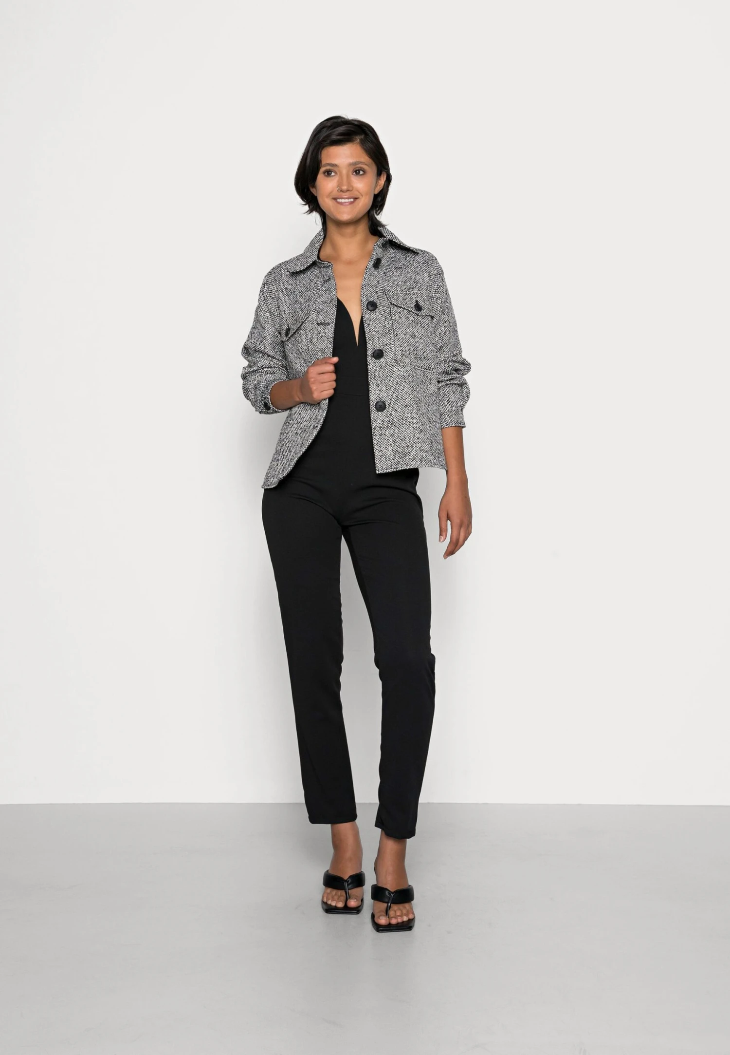 Wal G Nikita Cut Out - Jumpsuit - Black 2 Wal G Nikita Cut Out - Jumpsuit - Black - Image 2