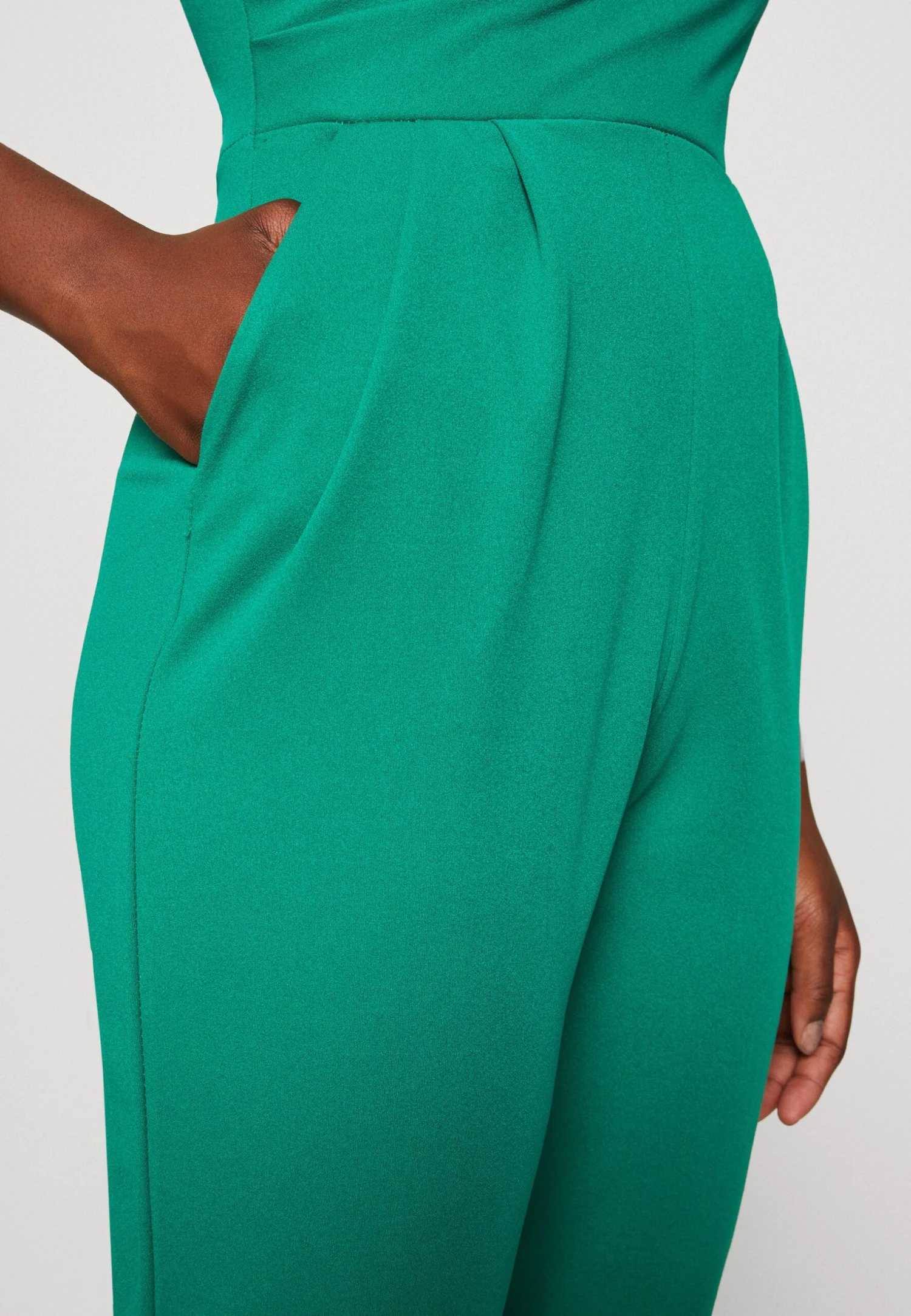 Wal G Toby V Neck - Jumpsuit - Leaf Green 6 Wal G Toby V Neck - Jumpsuit - Leaf Green - Image 6