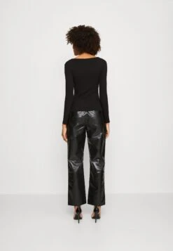 Wal G Donna Square Neck - Long Sleeved Top -Wal G 9c553e541b49410abfe9010dc941d27b