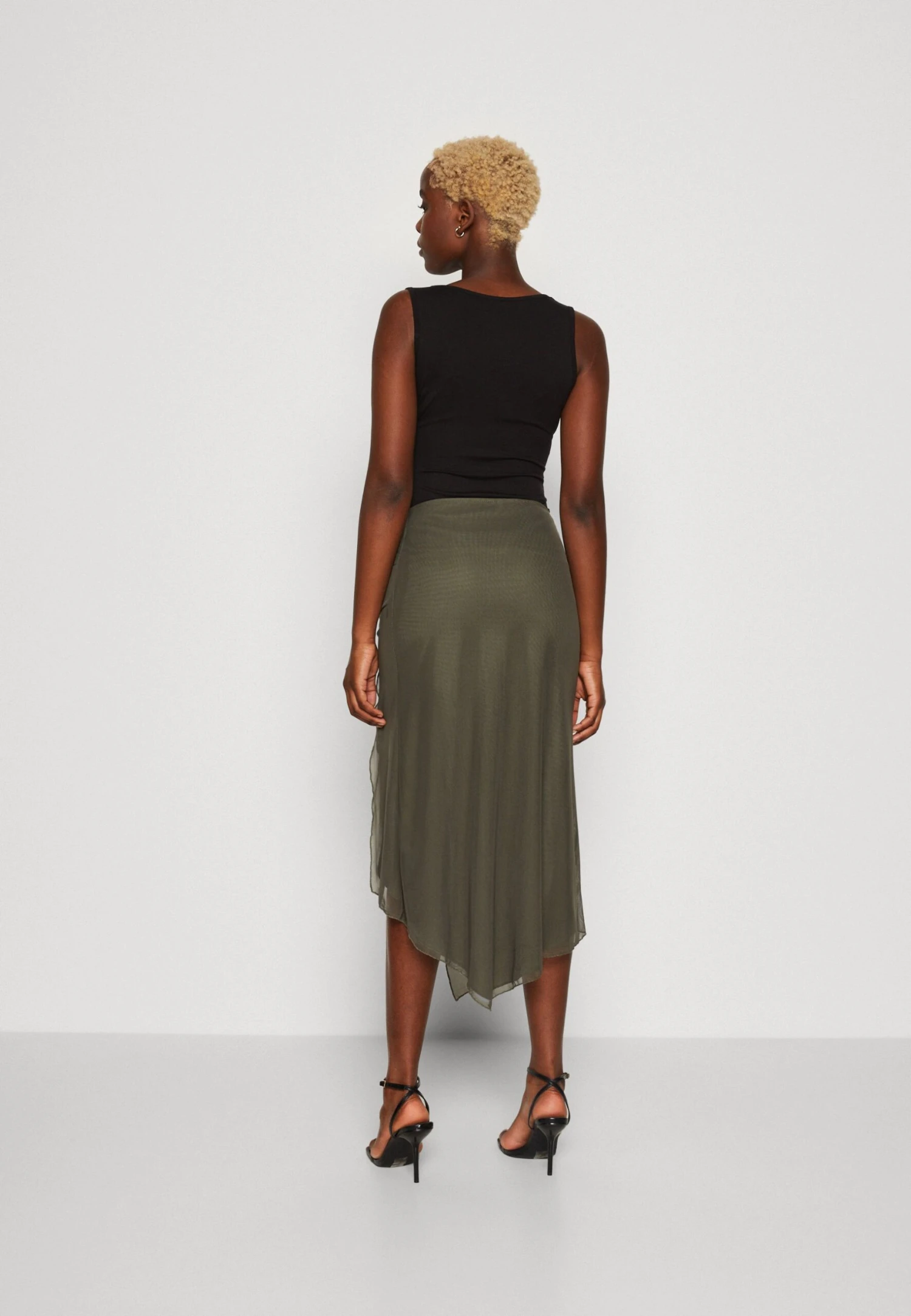 Wal G Roro Midi Skirt - Pencil Skirt 3 Wal G Roro Midi Skirt - Pencil Skirt - Image 3