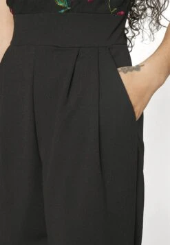 Contrast Plunge - Jumpsuit - Black -Wal G dd2b14fb54b44bdcbca25a260b716c09