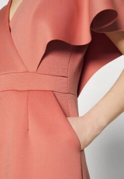 Wedding Petite Betty Wrap Jumpsuit - Jumpsuit - Rosa 13 Wedding Petite Betty Wrap Jumpsuit - Jumpsuit - Rosa -Wal G e9f4e2abb6fb4dae8bc7dd6210ac6444