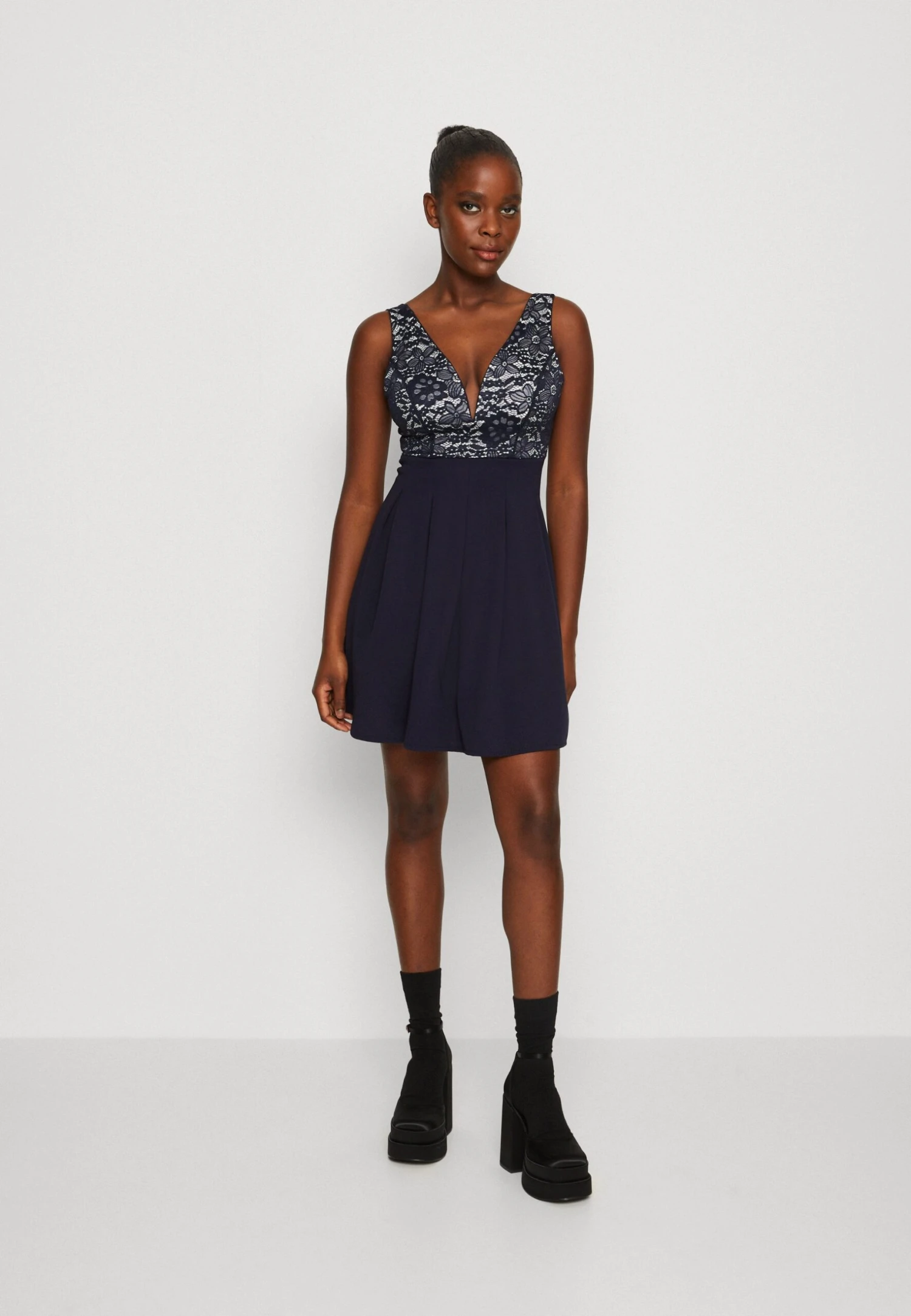 Wal G Belle V Neck Skater Dress - Cocktail Dress / Party Dress - Navy/White 1 Wal G Belle V Neck Skater Dress - Cocktail Dress / Party Dress - Navy/White