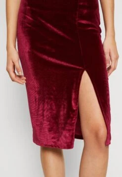 Wal G V Neck - Cocktail Dress / Party Dress -Wal G f247b5ae529946b088f742a63aa26dc7