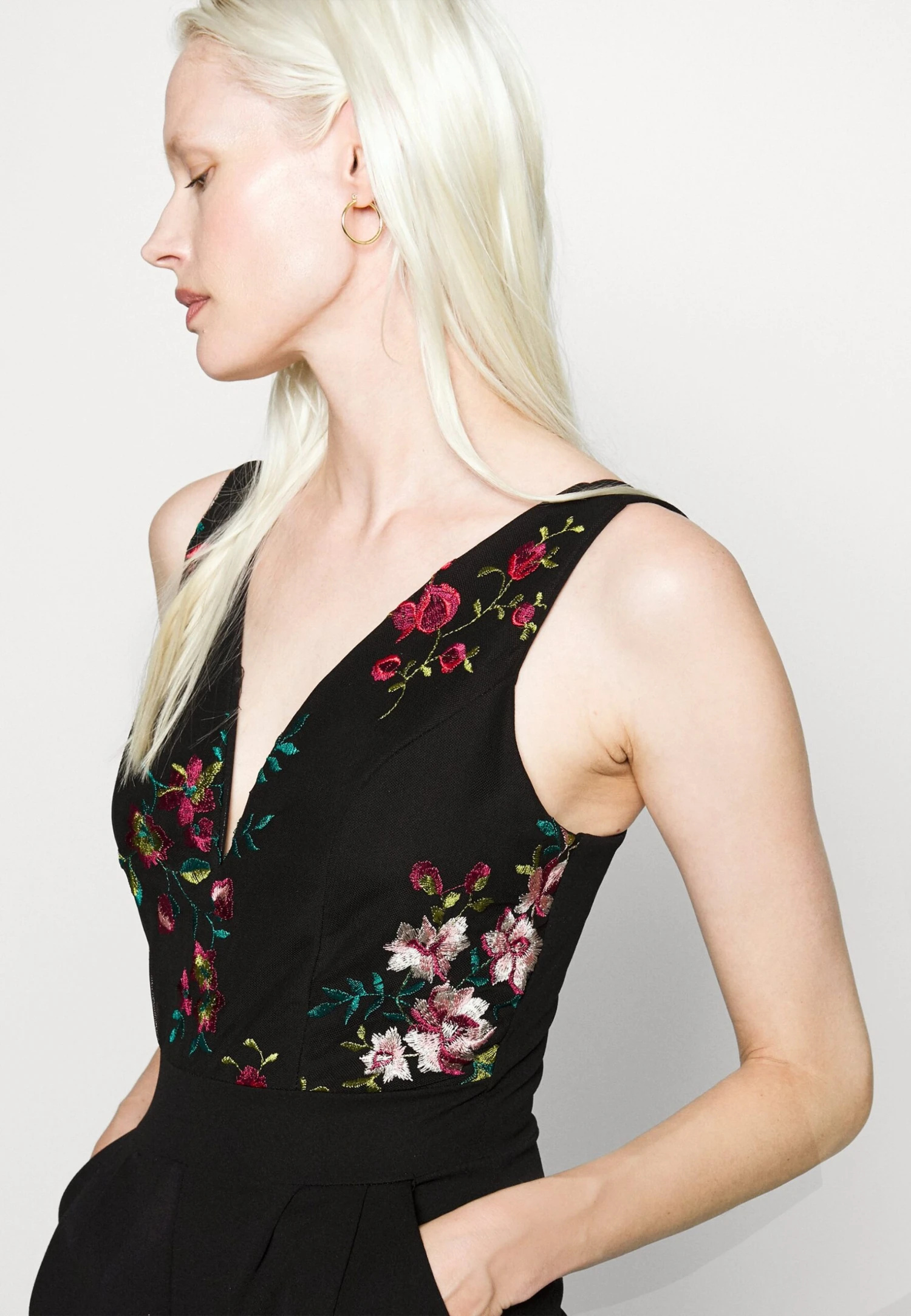 Contrast Plunge - Jumpsuit 4 Contrast Plunge - Jumpsuit - Image 4